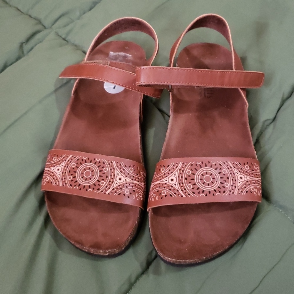 Cliff sandals
